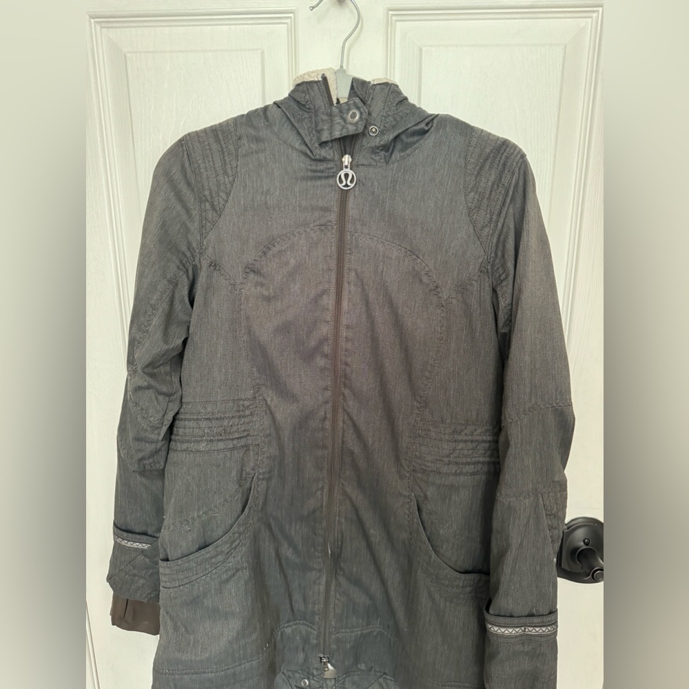 Lululemon jacket- sz 12